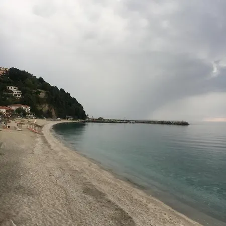 Ivas Pelion *