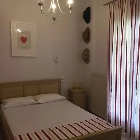 Ivas Pelion ゲストハウス 3*